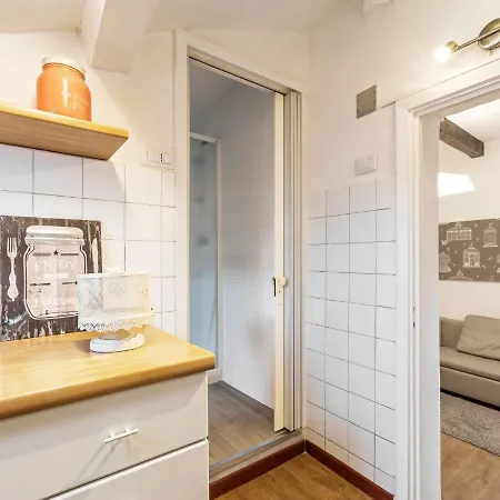 Apartamento Of An Old Building In The Center Of